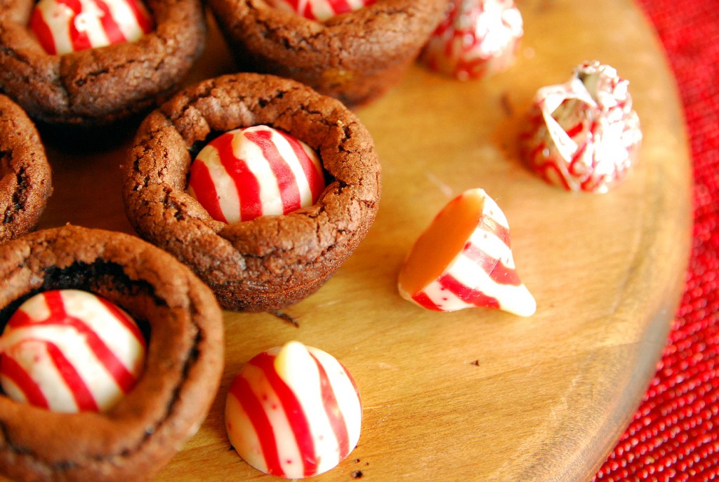candy cane brownie kisses 1_small