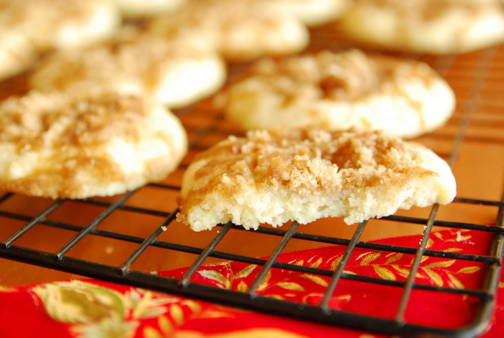 shortcut sour cream coffee cake cookies 1_small