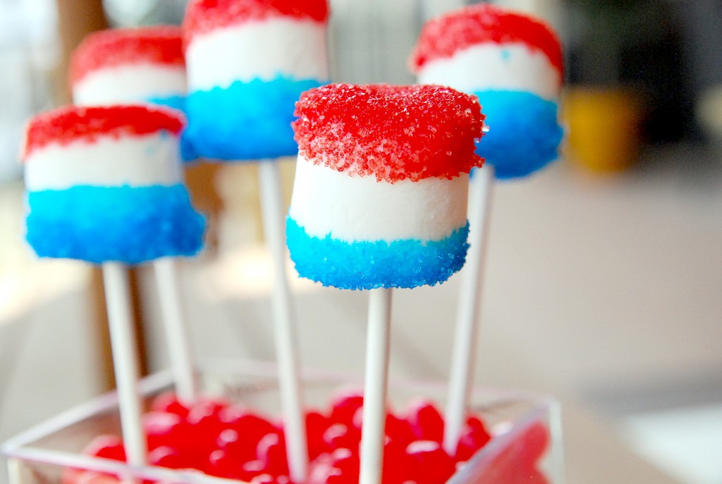 red white & blue marshmallow pops 1_small