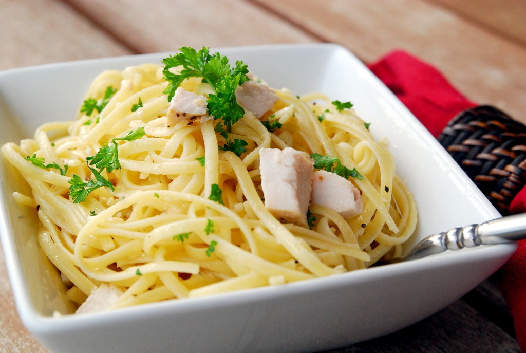 garlic-parmesan-chicken-noodle-bowls-1_small
