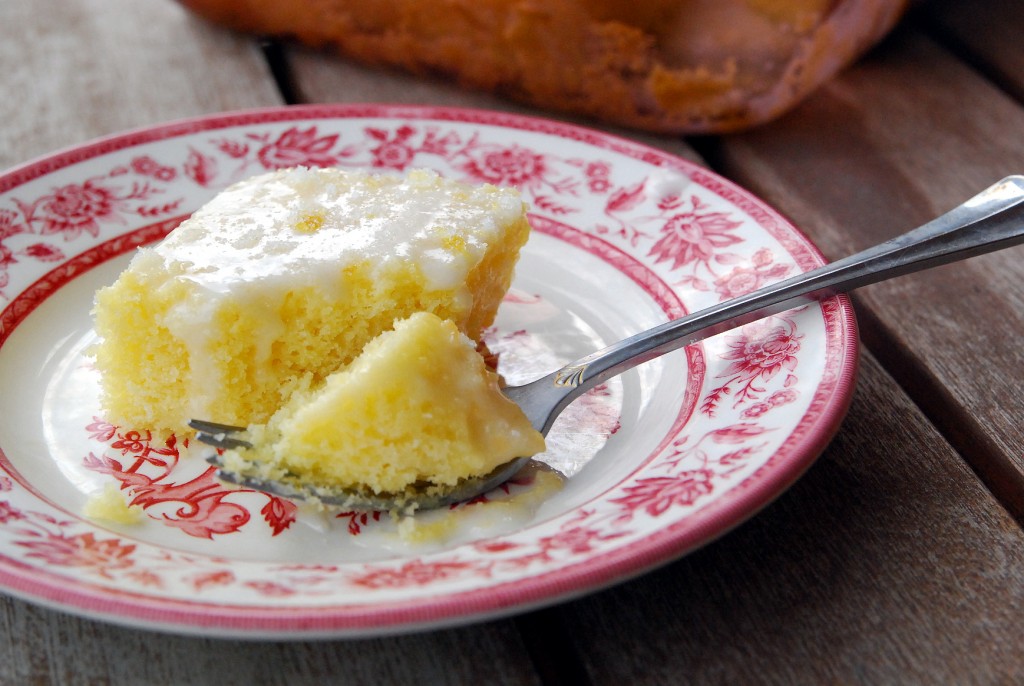luscious lemon sheet cake 1_small